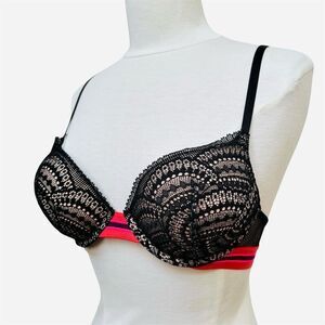 Victoria's Secret Bombshell Plunge Bra 32C Black Lace Push Up